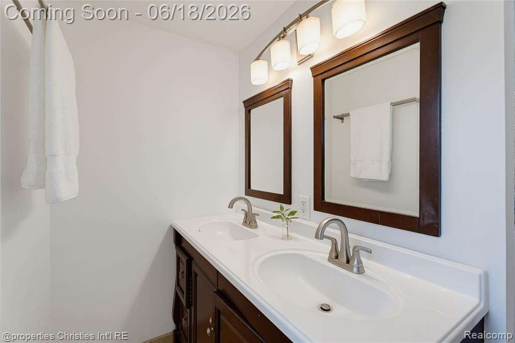 30130 Marimoor Street, Beverly Hills, MI 48025 — Photo 34