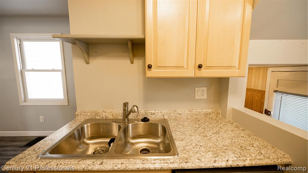 516 Renshaw Street, Rochester, MI 48307 — Photo 15