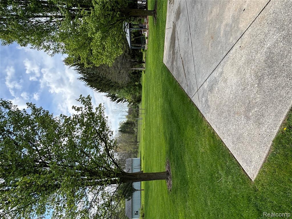 9035 N Island Drive, Flushing, MI 48433 — Photo 28