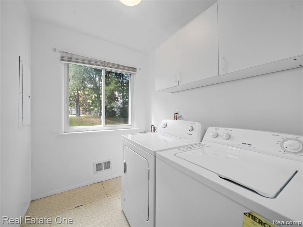 796 Devonshire Boulevard, Brighton, MI 48116 — Photo 12