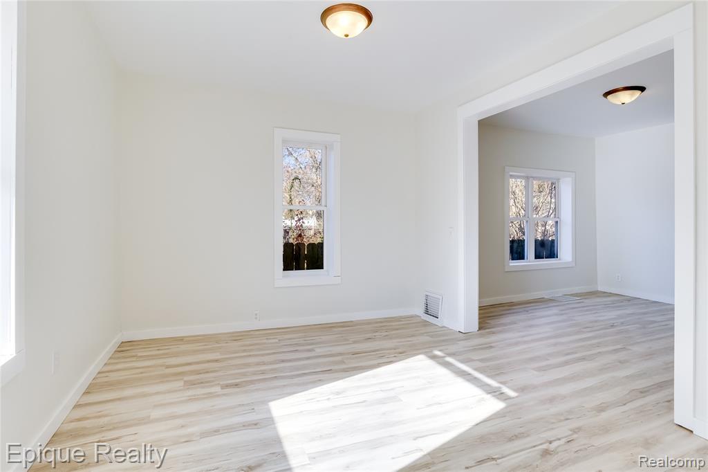 711 Stanton Street, Port Huron, MI 48060 — Photo 3
