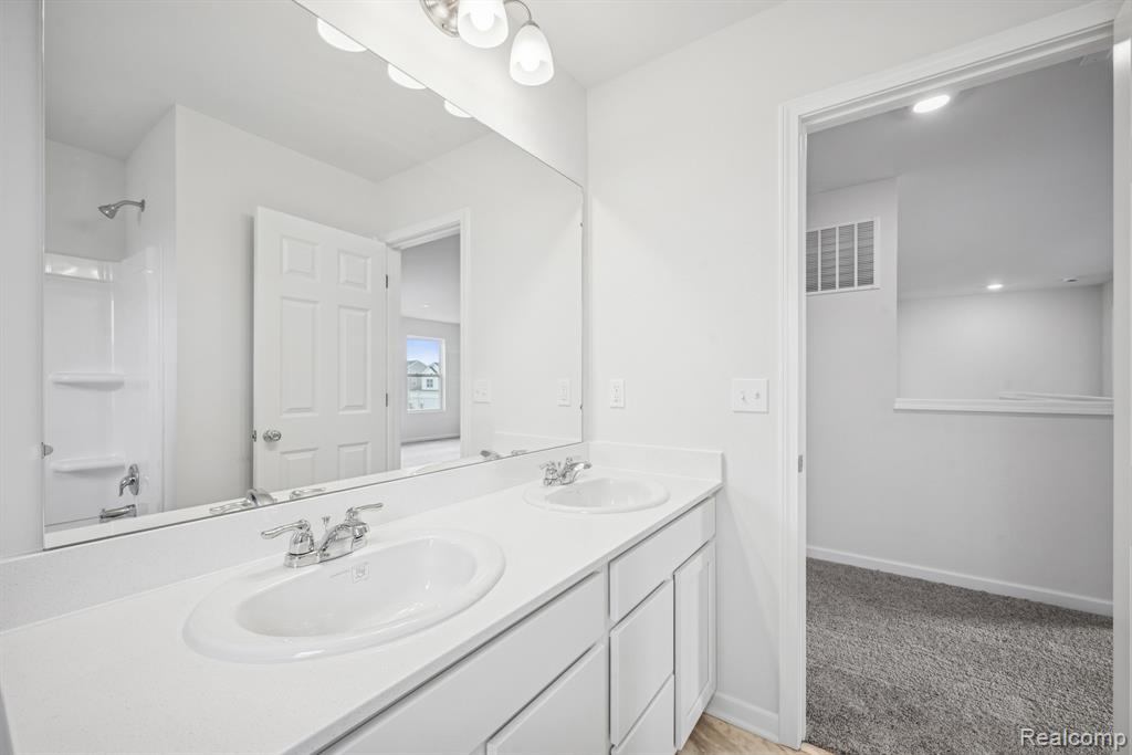 54823 Heron Circle, New Baltimore, MI 48047 — Photo 31