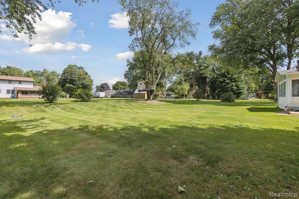 6233 Golfview Drive, Burton, MI 48509 — Photo 50