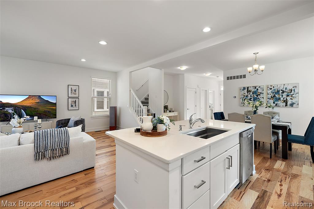 4260 Kent Road, Royal Oak, MI 48073 — Photo 10