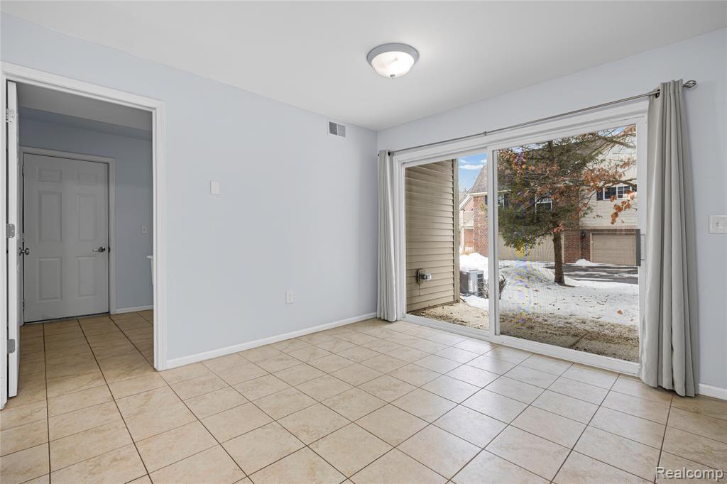 28139 Carlton Way Drive, Novi, MI 48377 — Photo 19