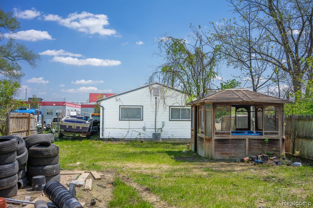 12667 Blackstone Street, Detroit, MI 48223 — Photo 22