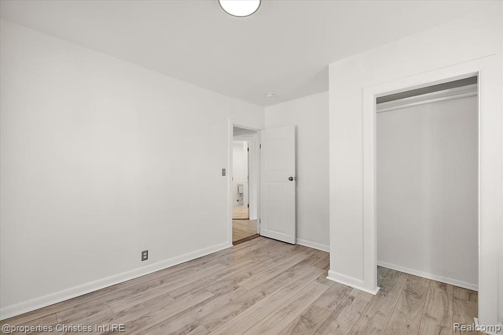 228 W Columbia Avenue, Pontiac, MI 48340 — Photo 14