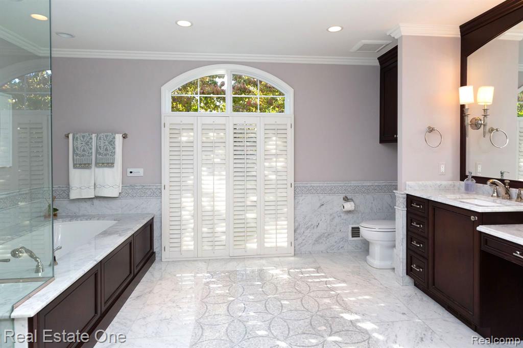 5538 CLEARVIEW Drive, Troy, MI 48098 — Photo 40