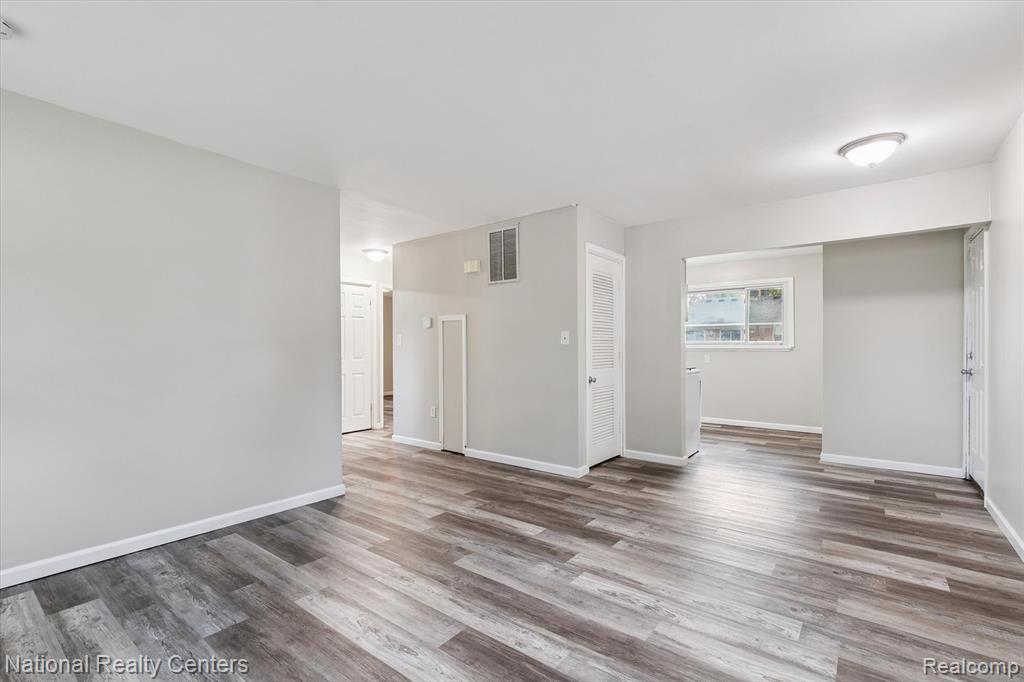 21901 Sloman Street, Oak Park, MI 48237 — Photo 5