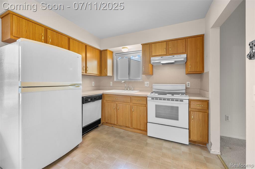 43702 Stuart Drive, Canton, MI 48187 — Photo 11