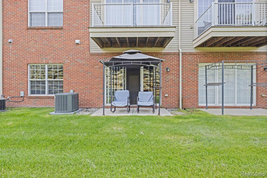 43270 Pendleton Circle, Sterling Heights, MI 48313 — Photo 30