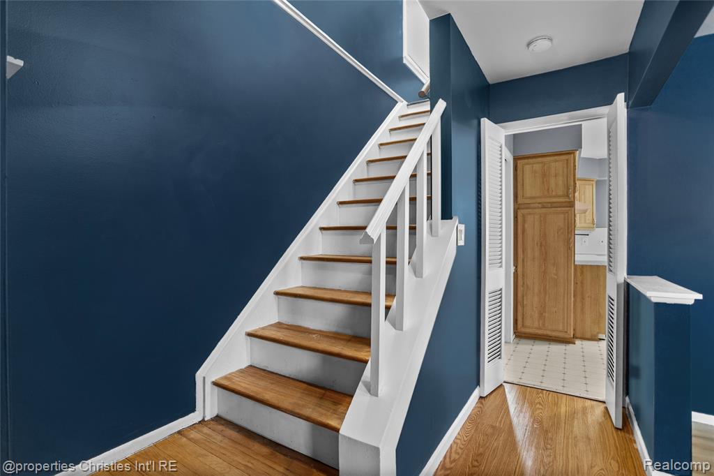 615 W 13 Mile Road, Royal Oak, MI 48073 — Photo 17