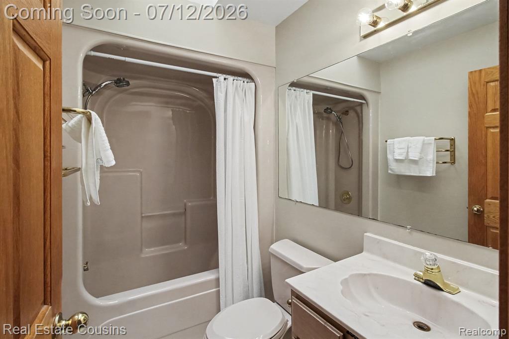 9828 Whisperwood Lane, Brighton, MI 48116 — Photo 24