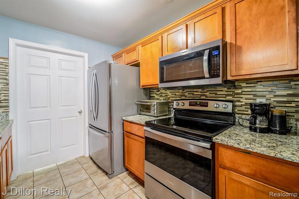 4275 DEESIDE Drive, Brighton, MI 48116 — Photo 11