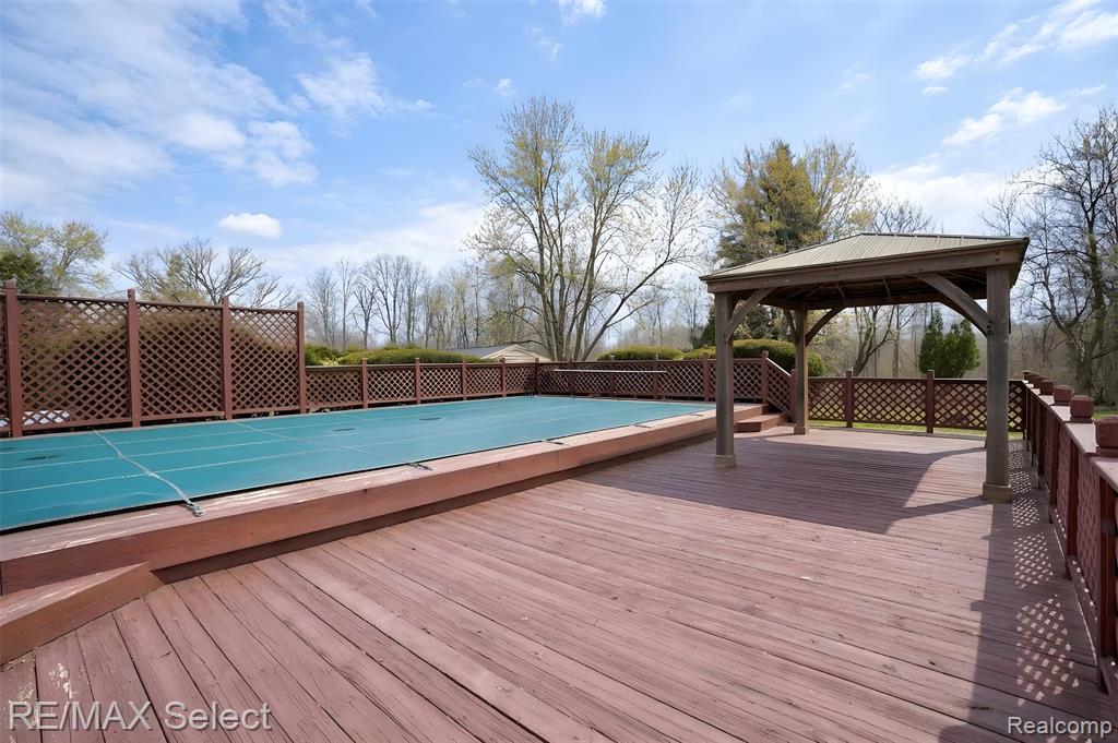 6324 Calkins Road, Flint, MI 48532 — Photo 9