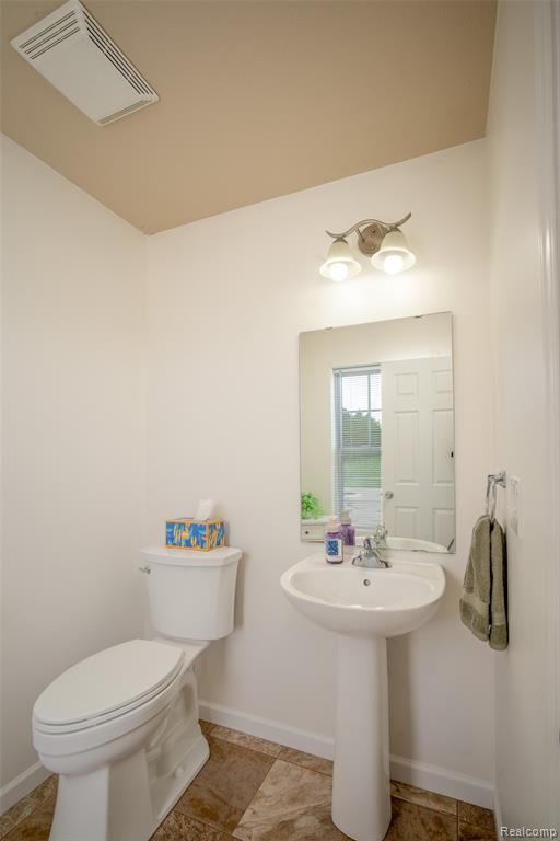 3411 Amber Oaks Drive, Howell, MI 48855 — Photo 13