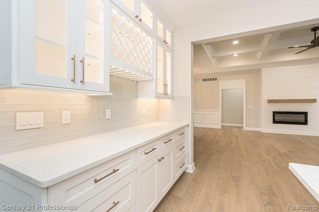 53242 Eastbourne Drive, Shelby Twp, MI 48316 — Photo 9