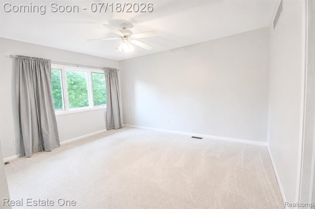 716 Bristol Lane, Orion, MI 48348 — Photo 30