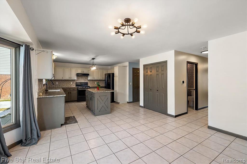 50813 Nagy Court, Macomb, MI, 48044