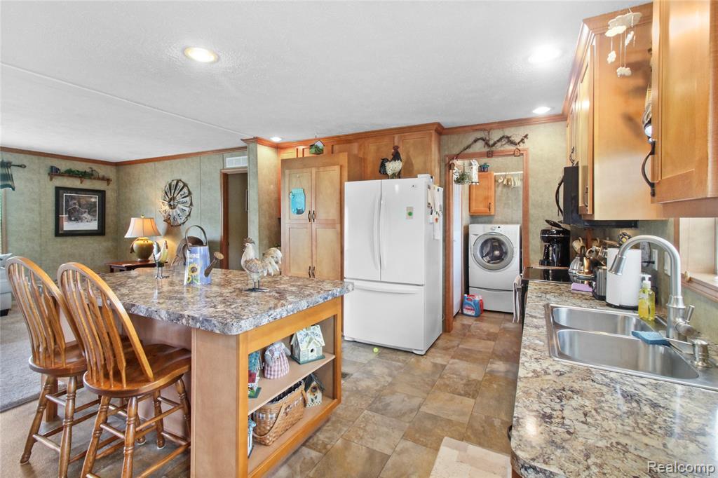 501 Kinloch, Temperance, MI 48182 — Photo 8