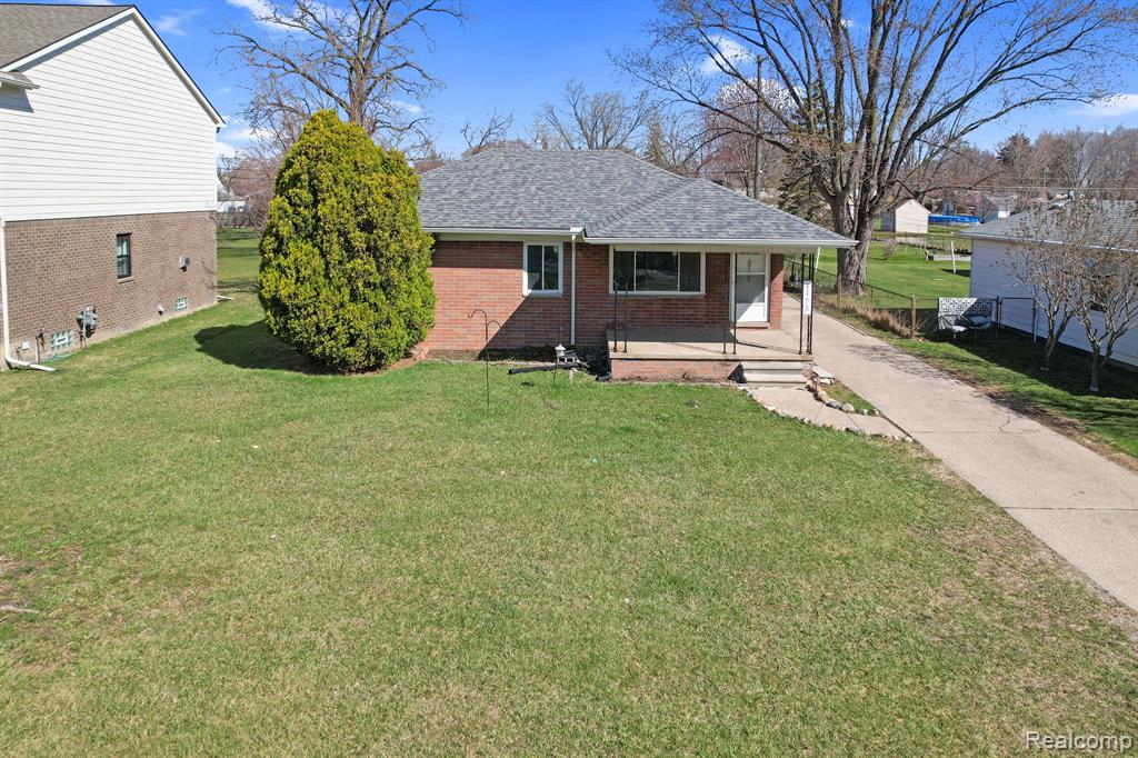 8155 VERMONT Avenue, Warren, MI 48093 — Photo 3