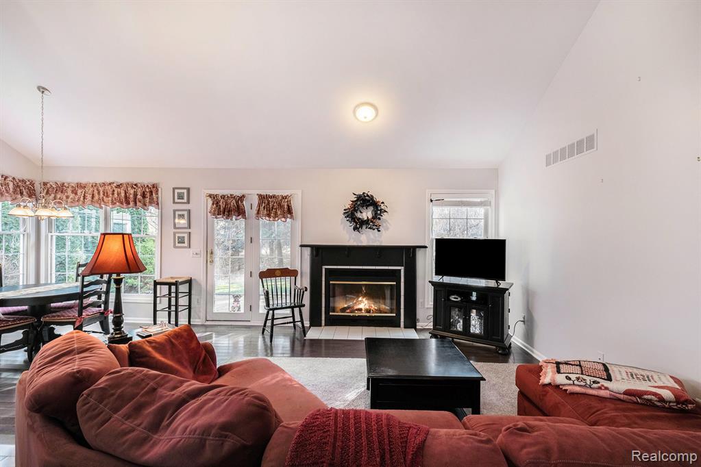 4089 Split Rail Lane, Fenton, MI 48430 — Photo 14