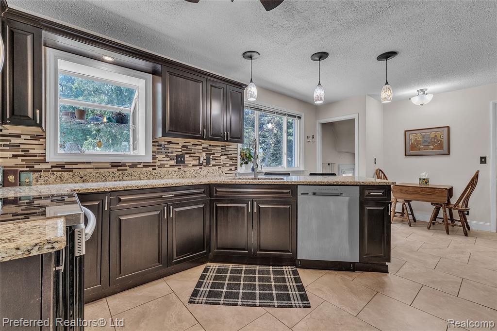 190 Crocker Boulevard, Mount Clemens, MI 48043 — Photo 20