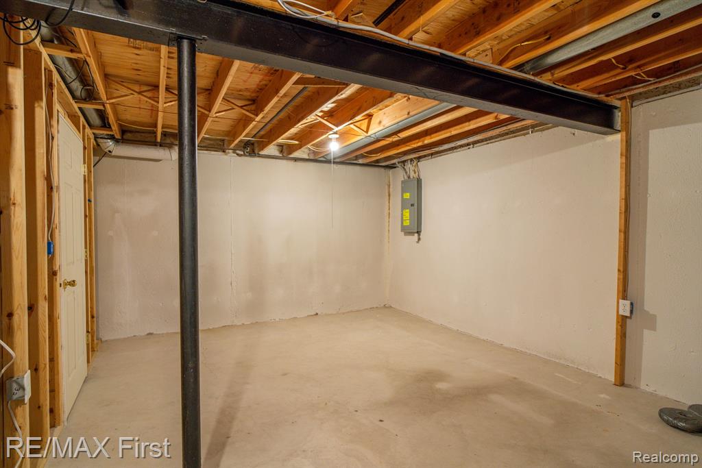 4158 RICHFIELD Drive, Sterling Heights, MI 48314 — Photo 36