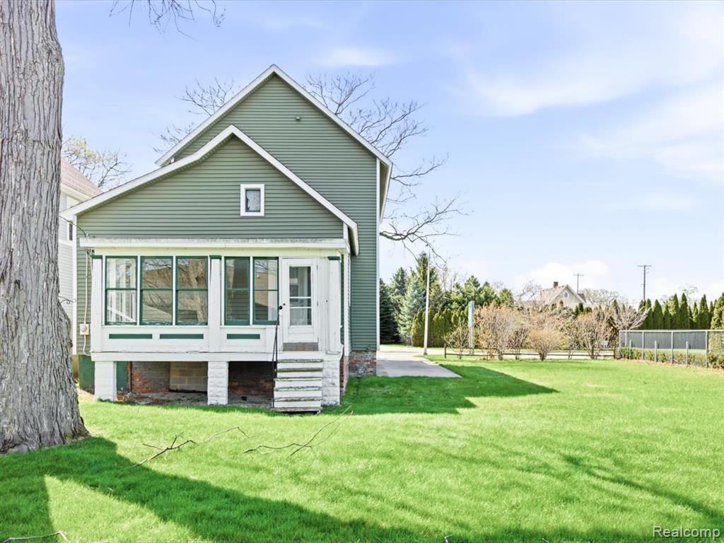 1618 MILITARY Street, Port Huron, MI 48060 — Photo 36