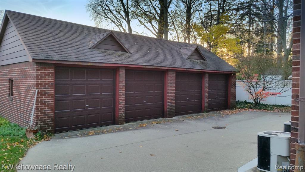 665 BLOOMFIELD, Birmingham, MI 48009 — Photo 2