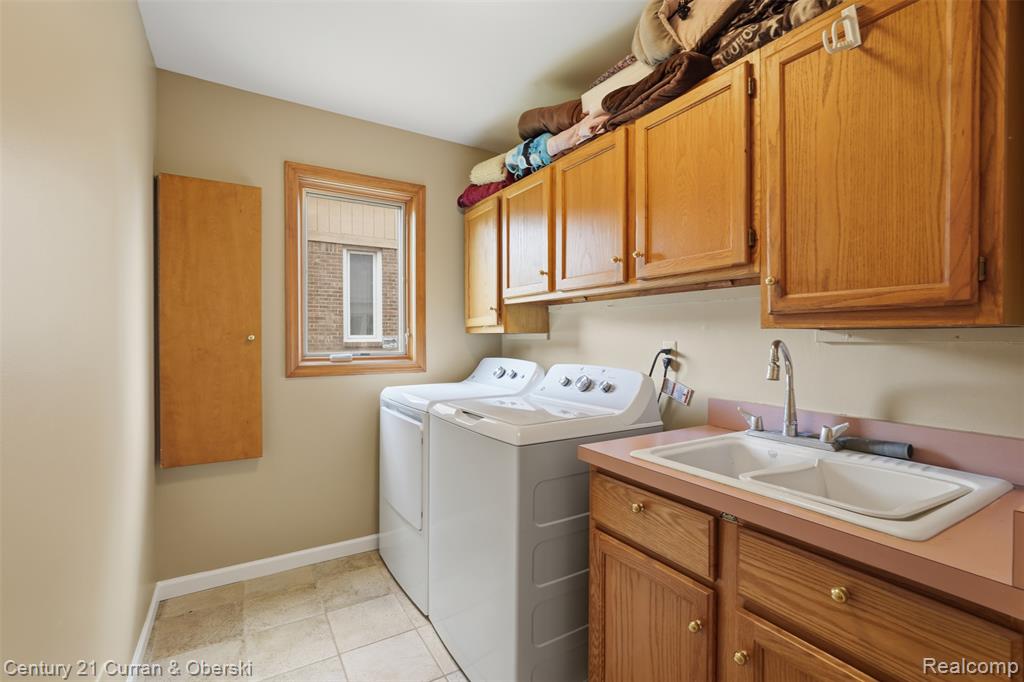 30785 Mystic Forest Drive, Farmington, MI 48331 — Photo 16