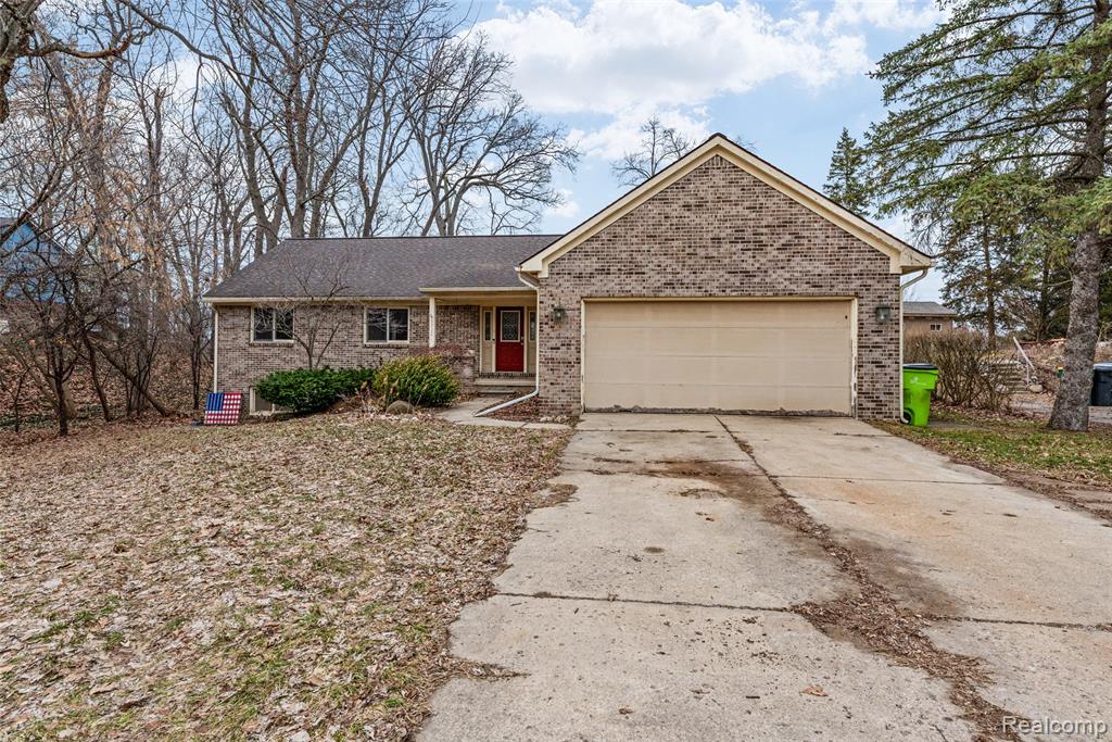 8732 Elizabeth Lake Road, White Lake, MI — Photo 42
