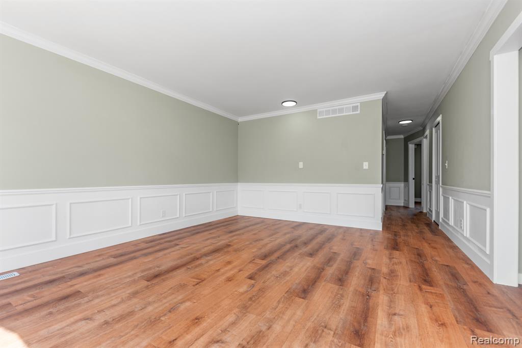 560 McMunn Street, South Lyon, MI 48178 — Photo 7