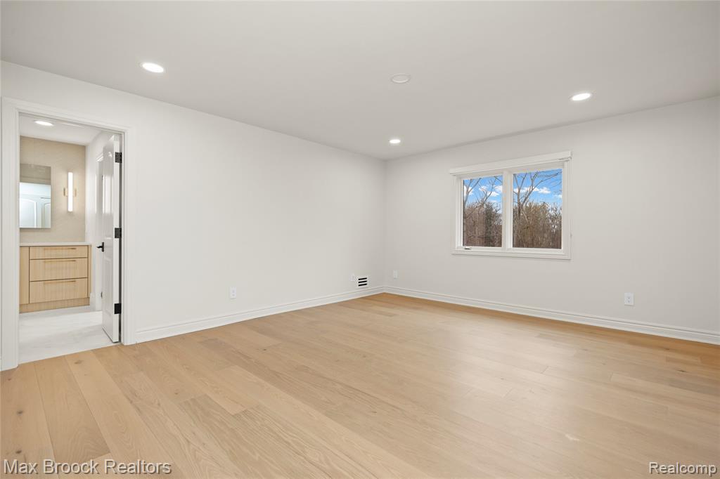 1888 W Tahquamenon Court, Bloomfield Hills, MI 48302 — Photo 57