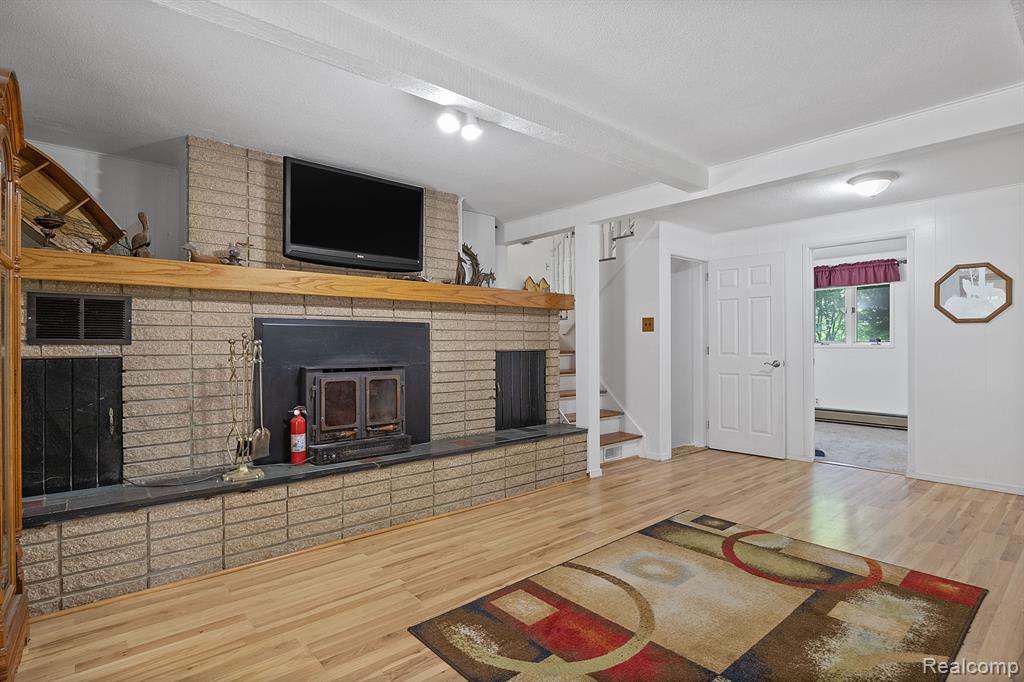 54655 PONTIAC Trail, Milford, MI 48381 — Photo 25