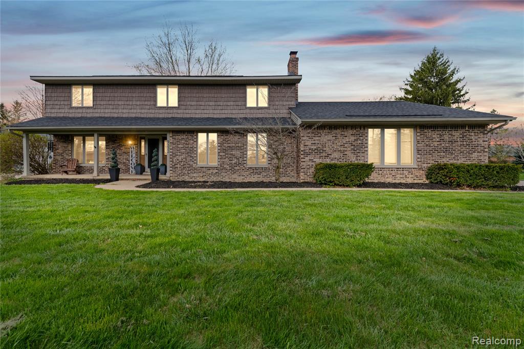 9332 Oakmont Drive, Grand Blanc, MI 48439 — front exterior