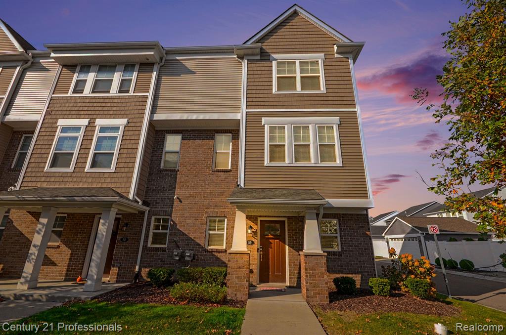 2500 Normandy, 59, Royal Oak, MI 48073