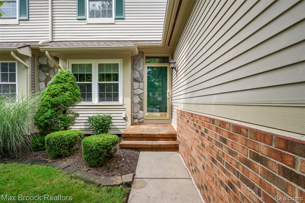 30995 Blueridge Drive, Novi, MI 48377 — Photo 35