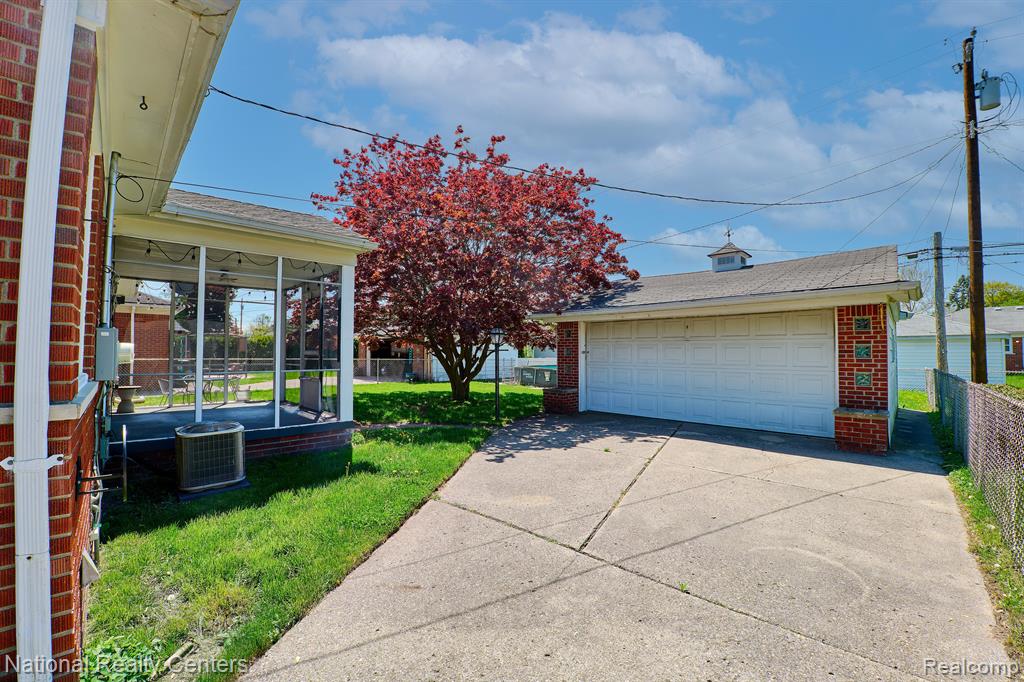 9001 San Jose, Redford, MI 48239 — Photo 17