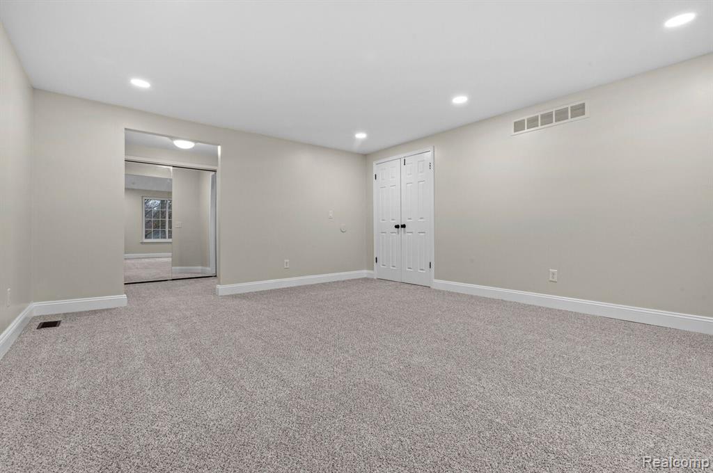 7451 ADMIRALTY Drive, Canton, MI 48187 — Photo 29