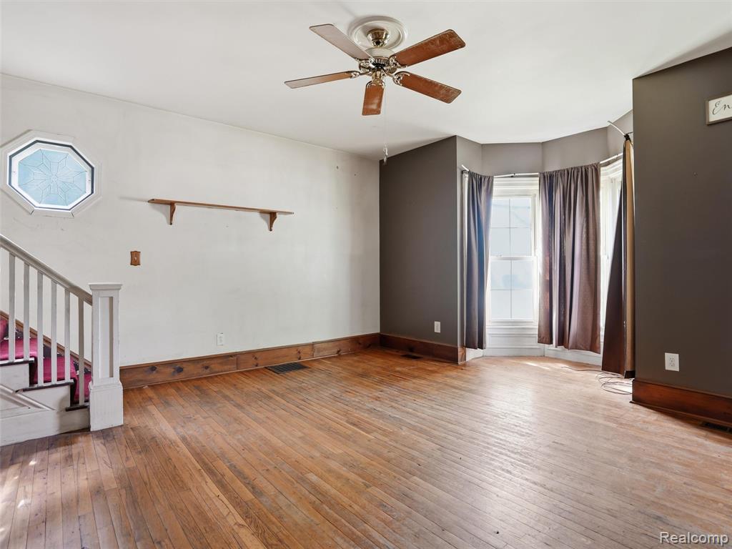 69 E Burdick Street, Oxford, MI 48371 — Photo 2