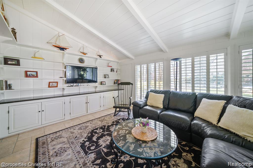 6050 W Surrey Road, Bloomfield Hills, MI 48301 — Photo 16