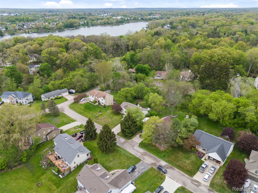 815 Esther Drive, Lake Orion, MI 48362 — Photo 23