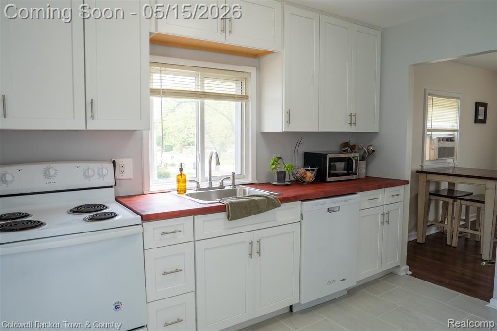 4070 Lanette Drive, Waterford, MI 48328 — Photo 7