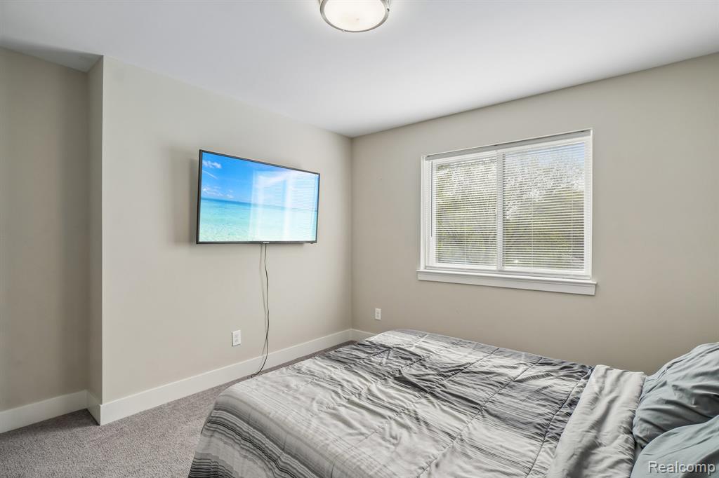 340 Dover Road, Waterford, MI 48328 — Photo 20