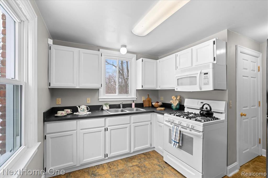 2981 Musson Road, Howell, MI 48855 — Photo 11