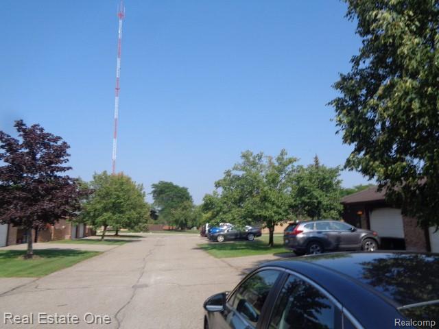 26537 Summerdale Drive, Southfield, MI 48033 — Photo 32