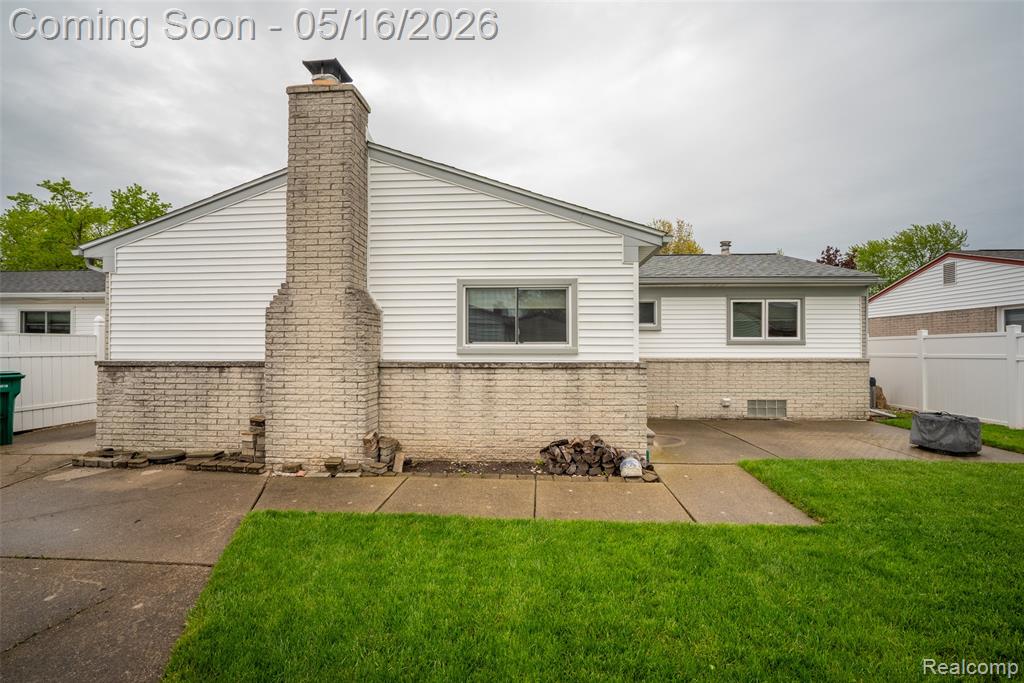 27188 Weddel Avenue, Brownstown, MI 48183 — Photo 23