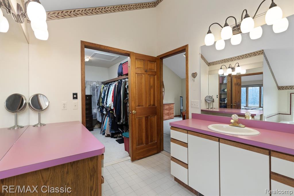 5850 MEADOWS Drive, Clarkston, MI 48348 — Photo 22