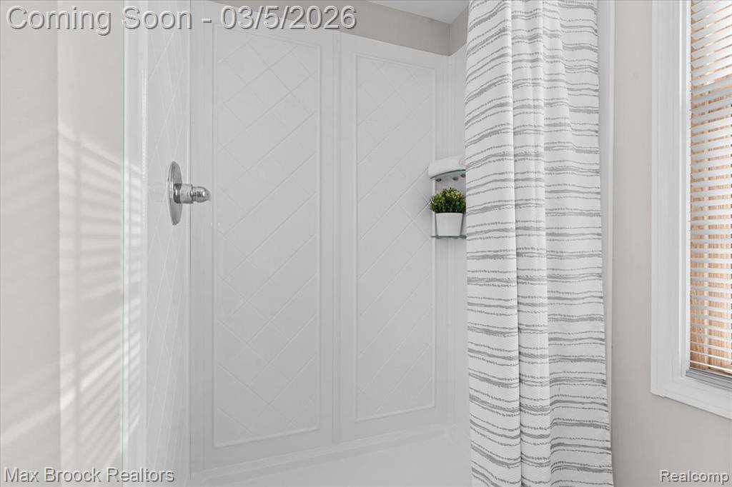 20237 Southampton Drive, Livonia, MI, 48152